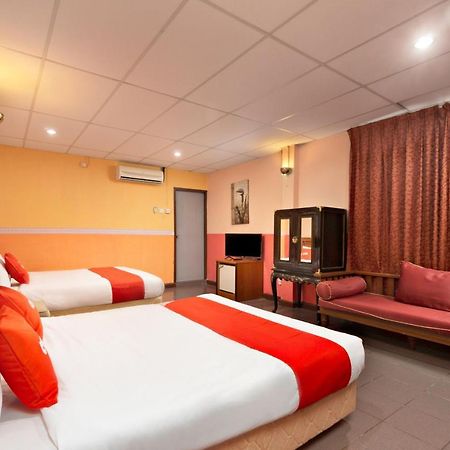 Hotel Dj Palace Lumut Exterior foto