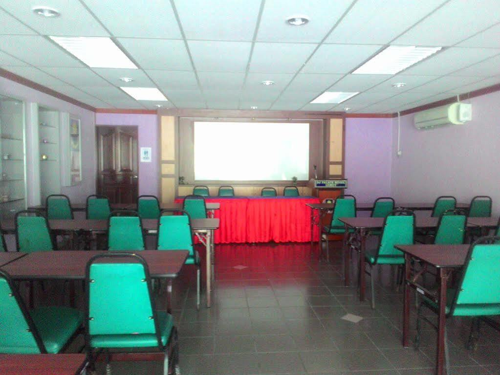 Hotel Dj Palace Lumut Exterior foto