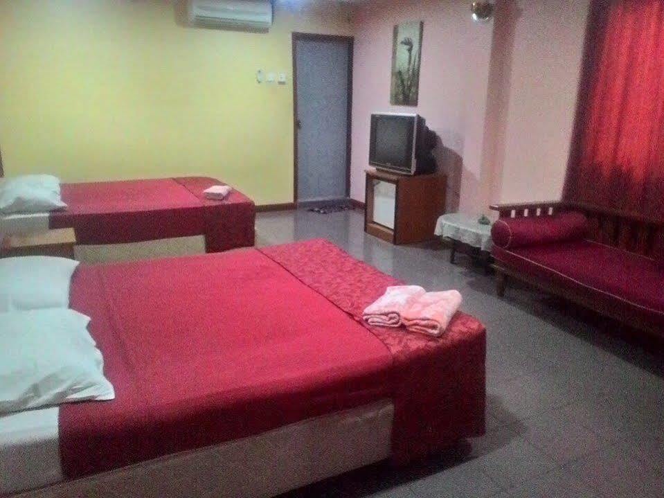 Hotel Dj Palace Lumut Exterior foto