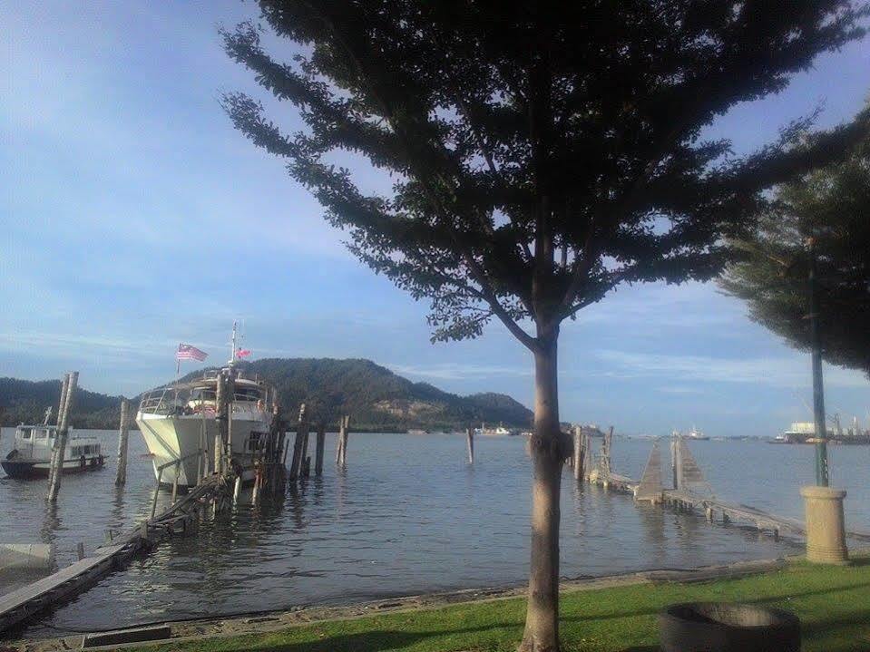 Hotel Dj Palace Lumut Exterior foto