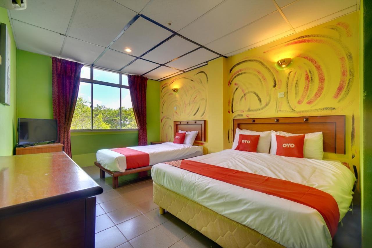 Hotel Dj Palace Lumut Exterior foto